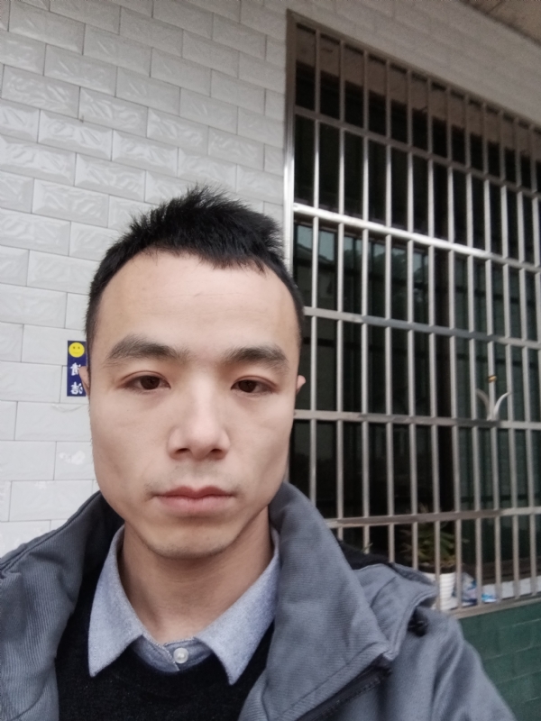笑得那么开心的第一张照片--宿迁相亲服务中心