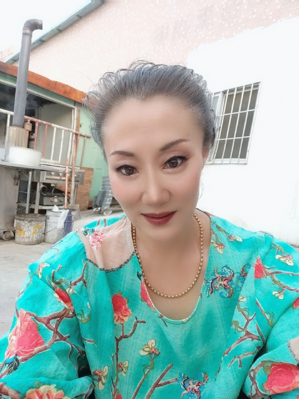 燕子的第三张照片--宿迁相亲服务中心