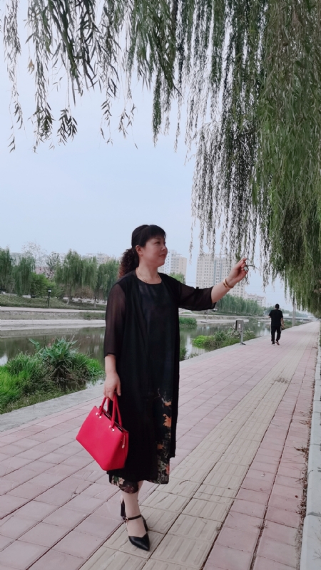 周本玲的第一张照片--宿迁相亲服务中心
