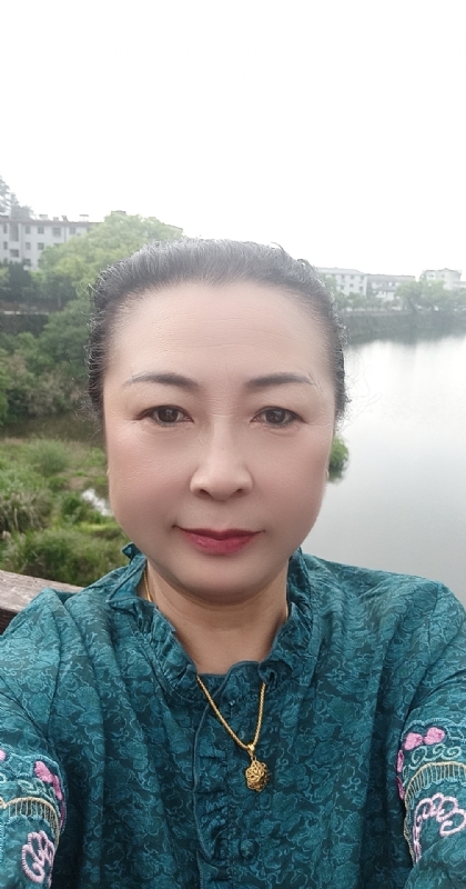 雨中情的第二张照片--宿迁相亲服务中心